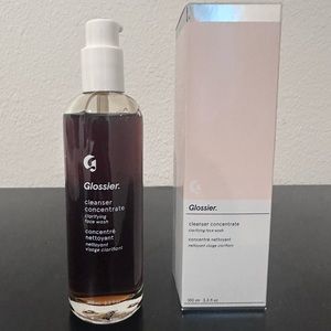 Glossier concentrate AHA clarifying and exfoliating face wash